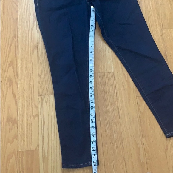 2 Pairs of Old Navy Super Skinny MidRise - Standard length 28" & Cropped 26" - Picture 6 of 9